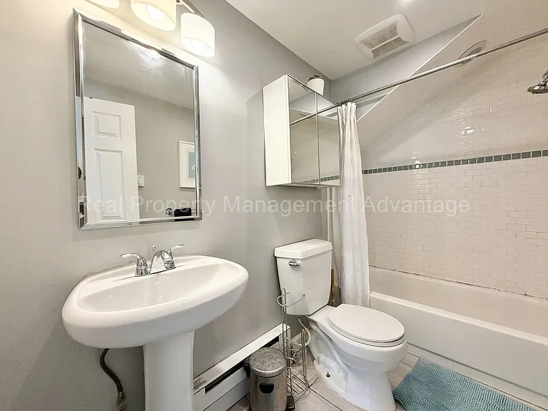 340 E. Cambourne. — Photo 16