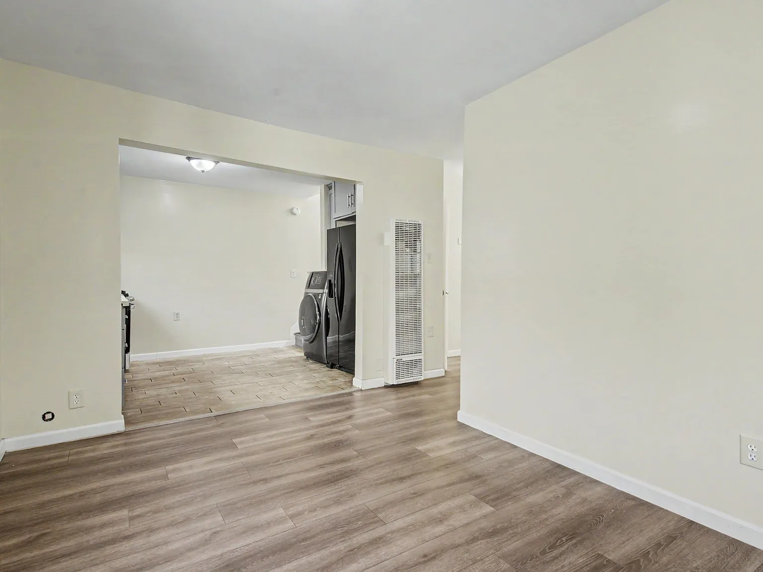 3 bed, 1.5 bath, 1100 sqft, $3,500 — Photo 3