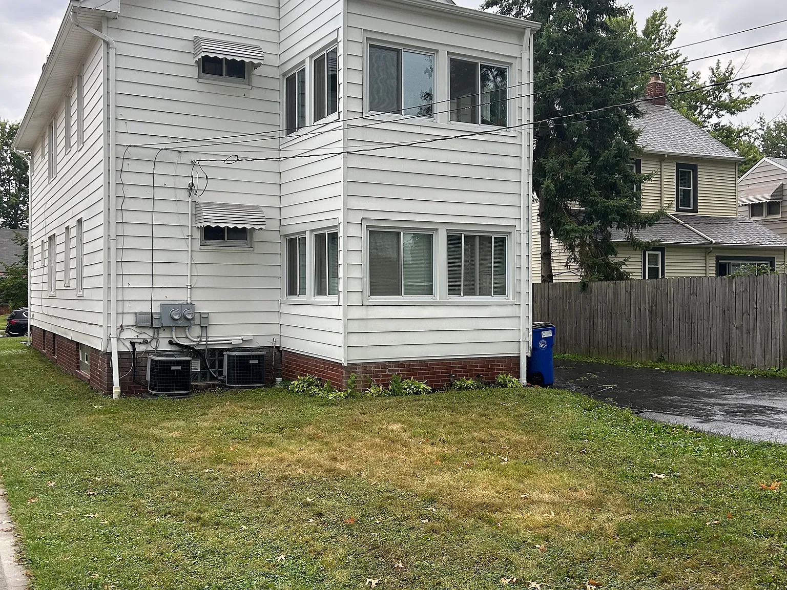 2 bed, 1035 sqft, $1,250 — Photo 2