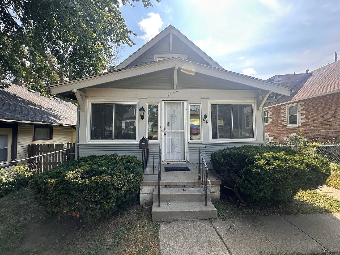 2 Bedroom Home For Rent in Omaha — Photo 4