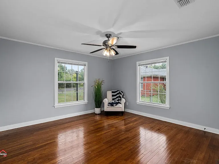 2809 S Broadway Blvd — Photo 8