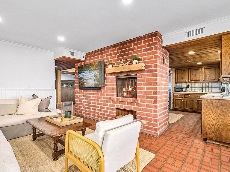 2315 Finney St — Photo 10