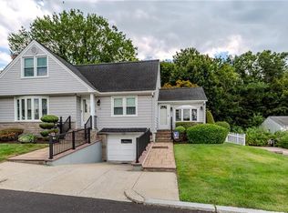 24 Freedom Rd, Providence, RI 02909
