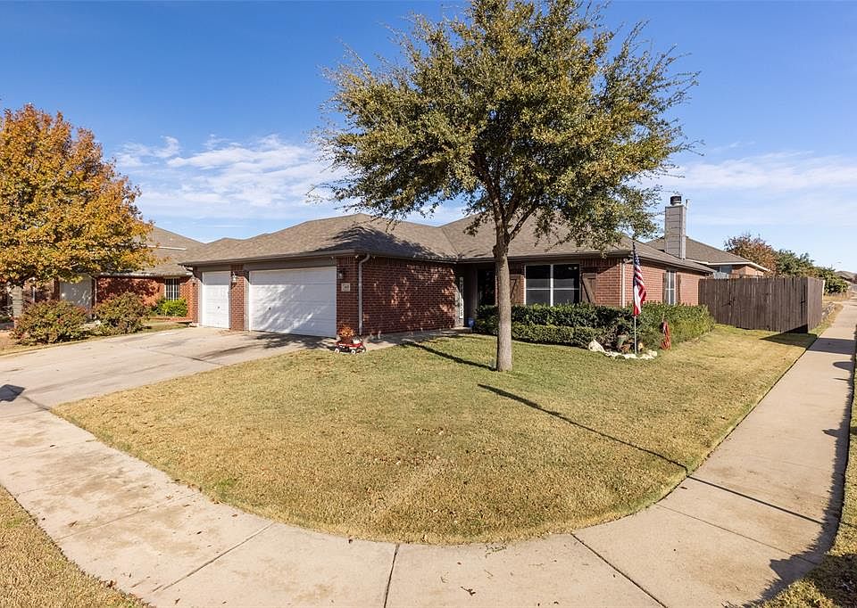 1st image of 805 Eagle Dr