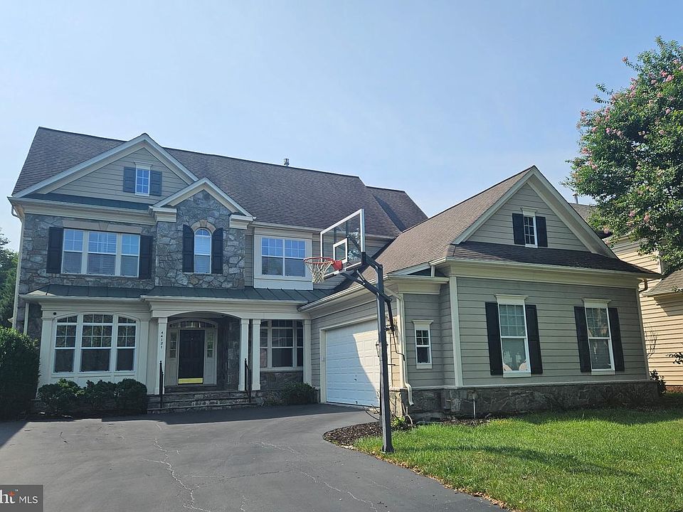 1st image of 44121 Riverpoint Dr