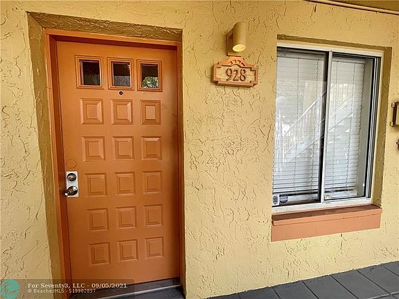 2nd image of 928 Coral Club Dr #928