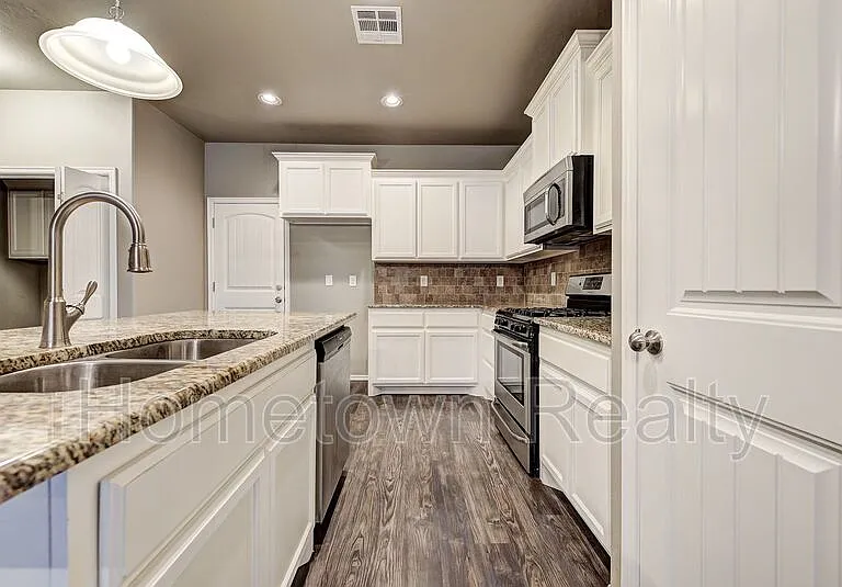 11206 NW 114th St — Photo 15