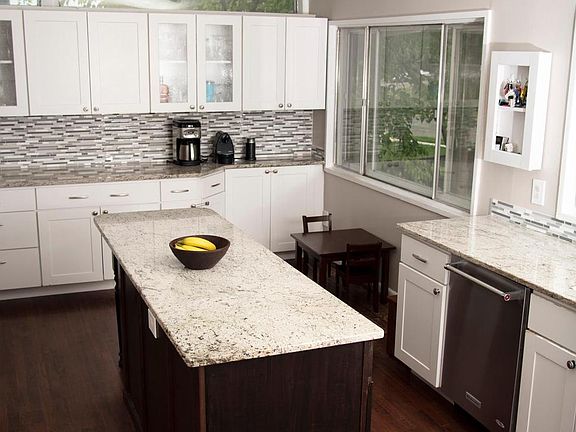 2nd image of 6811 Rosemont Dr