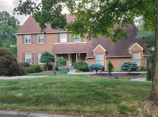 1551 Duxbury Ct, Allentown, PA 18104