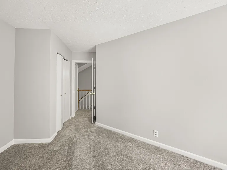 3127 Creekview Ln — Photo 4