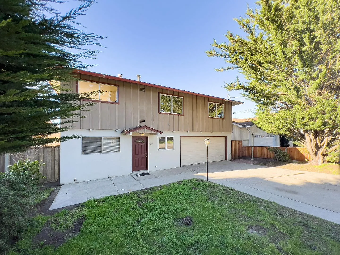 111 Avenue Granada photo 1