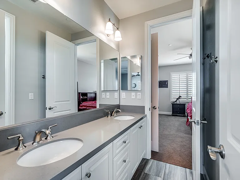 7377 Woods Ct — Photo 16