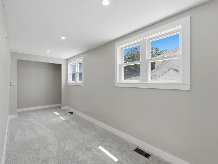 19 1/2 Balcom St #1 — Photo 6