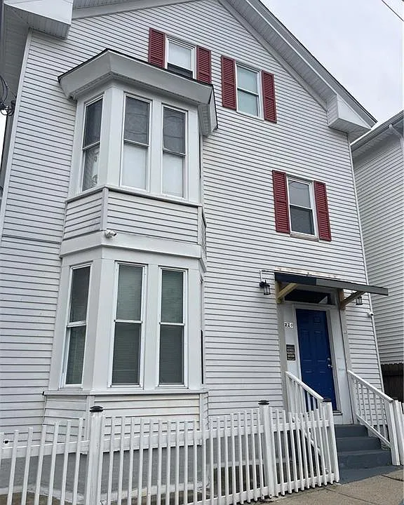 220 Amherst St #3