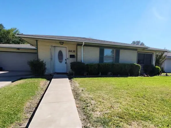 2632 33rd St, Port Arthur, TX 77640