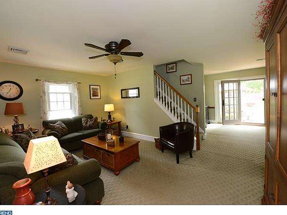 4th image of 2415 Tapley Ln