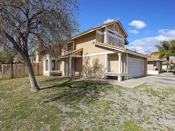 3rd image of 14949 Meadow Breeze Dr