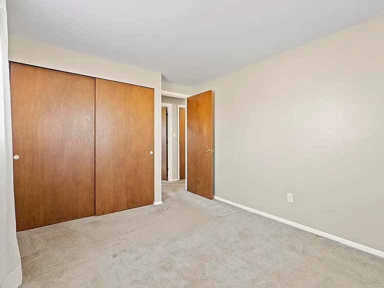 603 E Warfield St — Photo 16