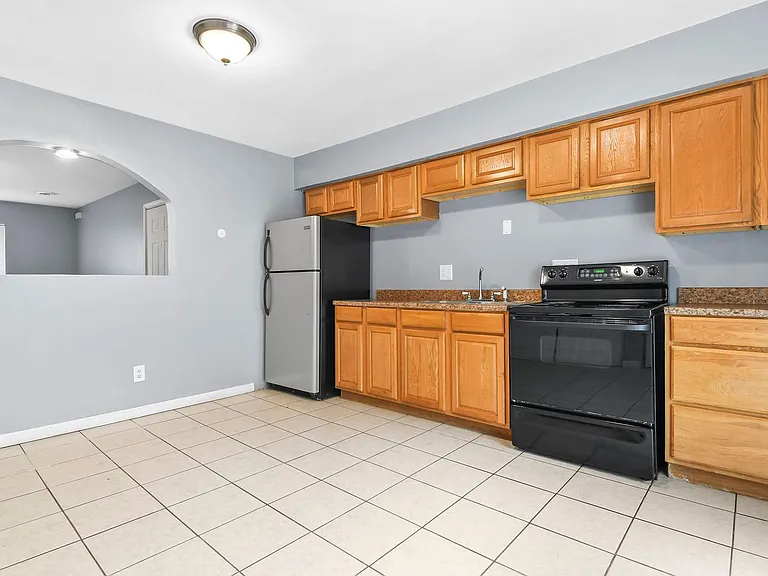 509 White City Blvd — Photo 29
