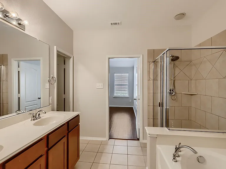 1270 Lasso Dr — Photo 11