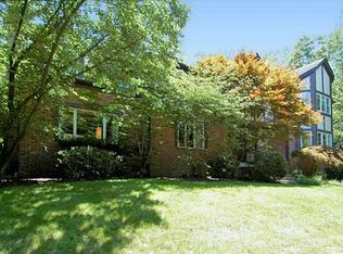 611 Twin Pine Rd, Pittsburgh, PA 15215