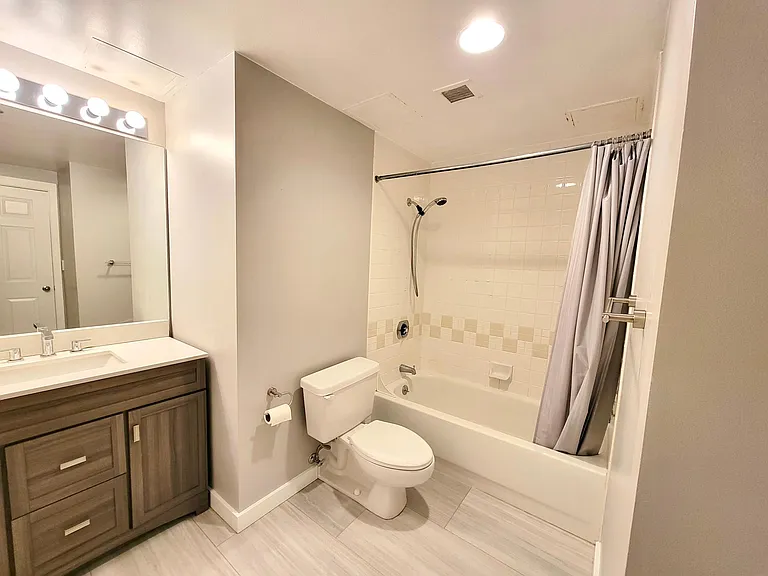 2600 2nd Ave #601 — Photo 9