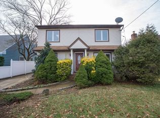 980 Clyde Rd, Baldwin, NY 11510