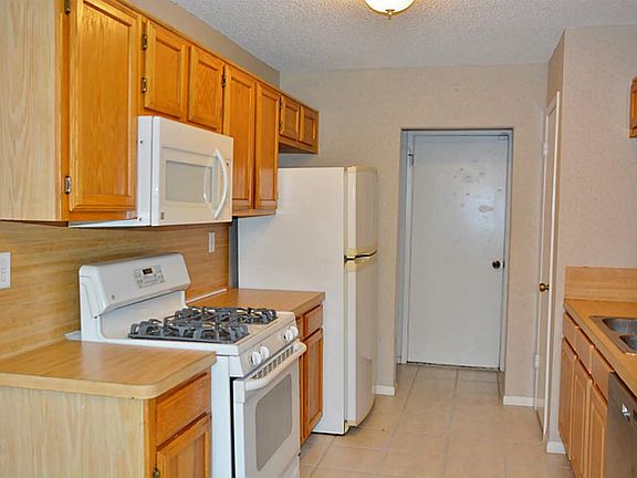 2nd image of 3919 Kitchen Hill Ln