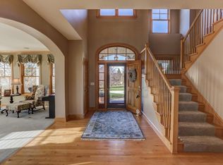 6475 Tanagers Pt, Excelsior, MN 55331