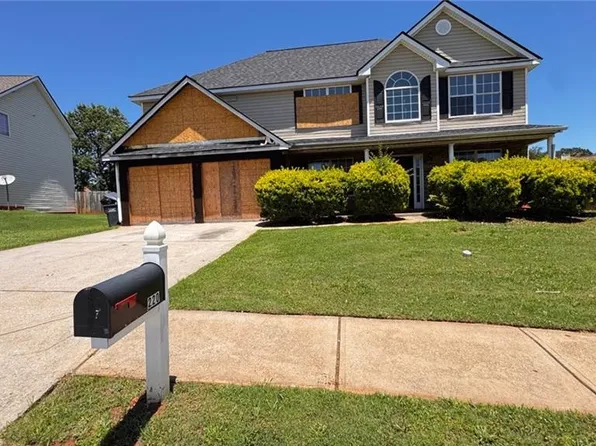 220 Spring Lake Ter, Covington, GA 30016