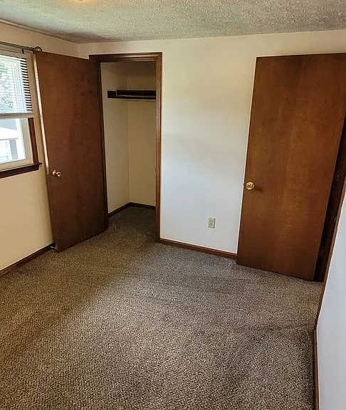 1817 W Chestnut St — Photo 24
