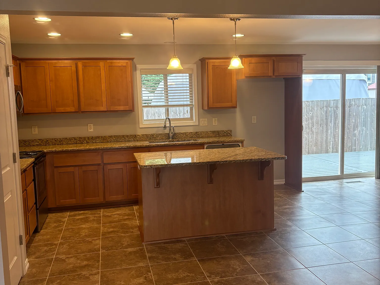 3 bed, 1436 sqft, $2,795 — Photo 3