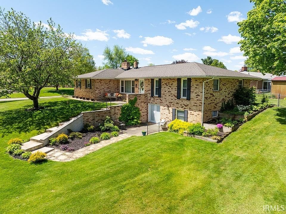 1st image of 55585 Blue Jay Dr