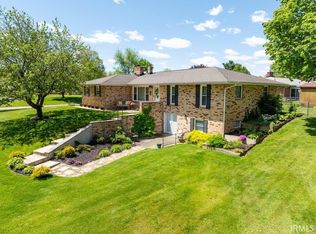 55585 Blue Jay Dr, South Bend, IN 46619