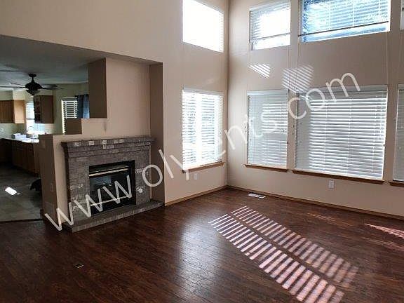 3rd image of 3717 Antsen St SW
