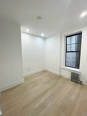 Rented by Jonis Realty | media 26