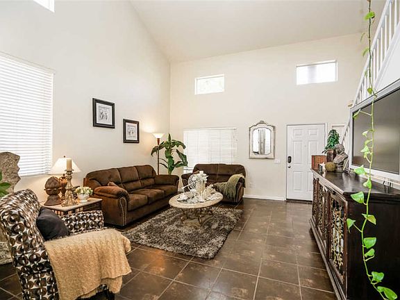 3rd image of 838 Camino Del Sol