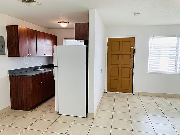 5th image of 2070 NE 162nd St #15