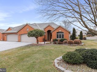 3190 Saint Andrews Dr, Chambersburg, PA