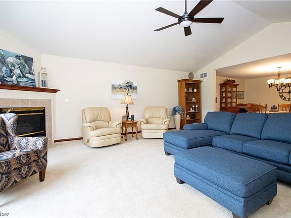 5th image of 703 Danberry Dr