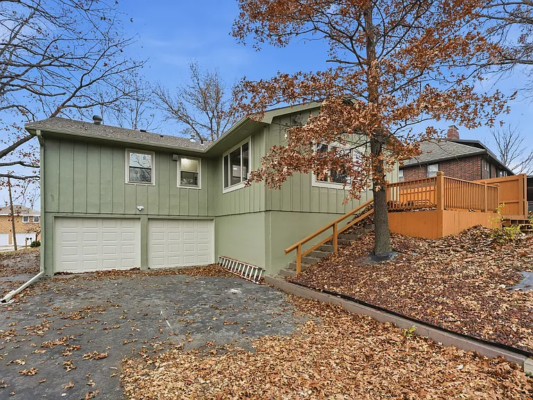 18377 Pleasant View Dr — Photo 5