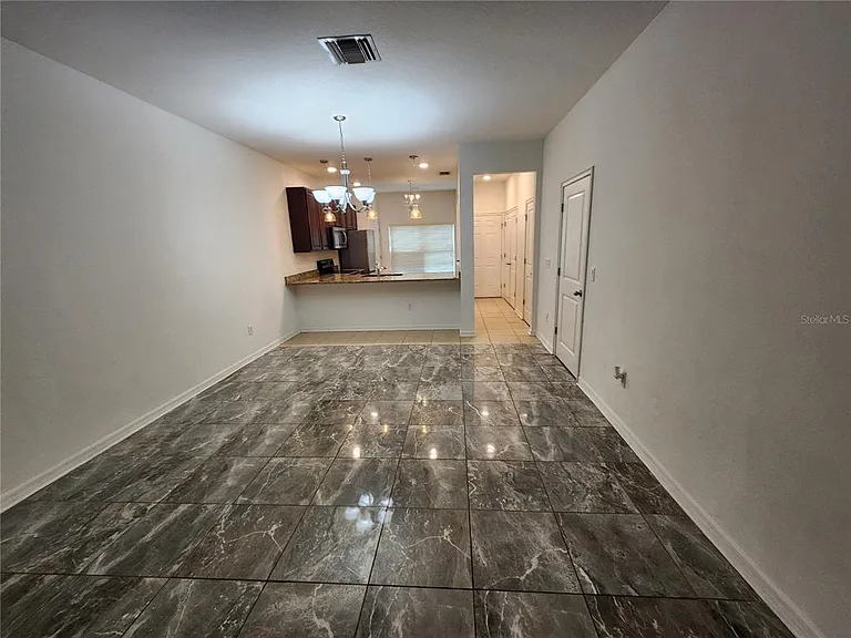 1112 Hillhurst Dr — Photo 13