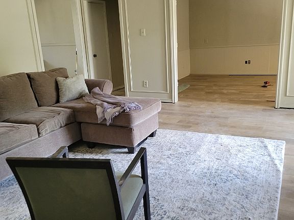 2nd image of 1620 Walker Dr