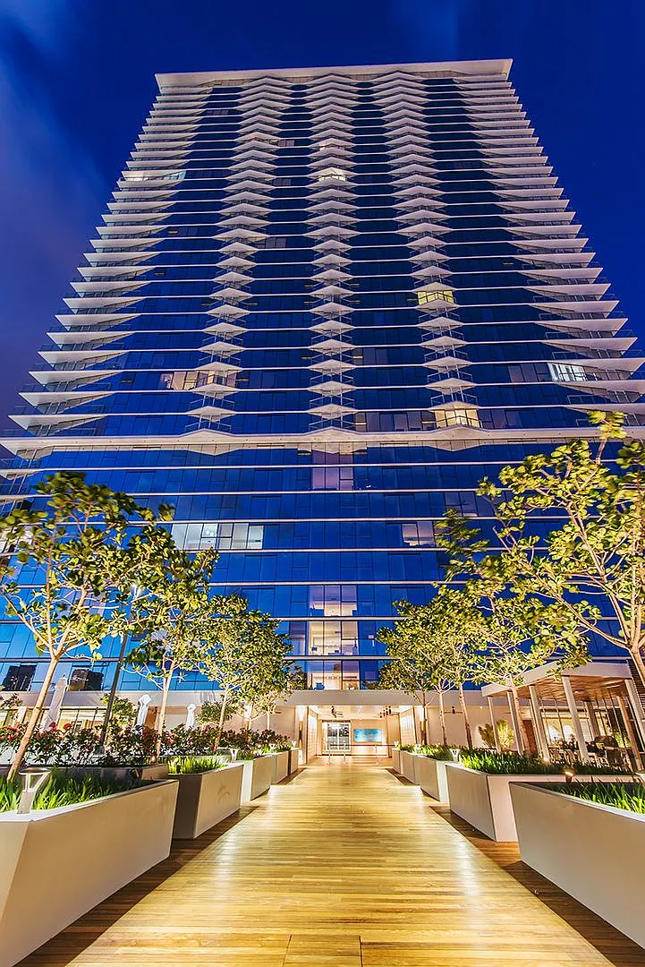 Symphony Honolulu - 1BR with 2 Parking Stalls — Photo 1