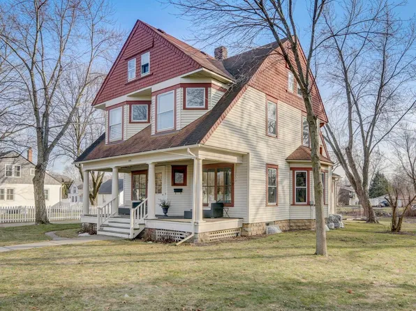 336 East Lake STREET, Lake Mills, WI 53551