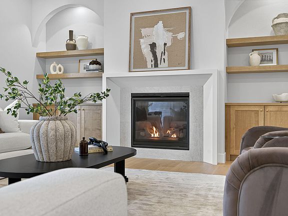 5th image of 2050 N Silver Charm Avenue