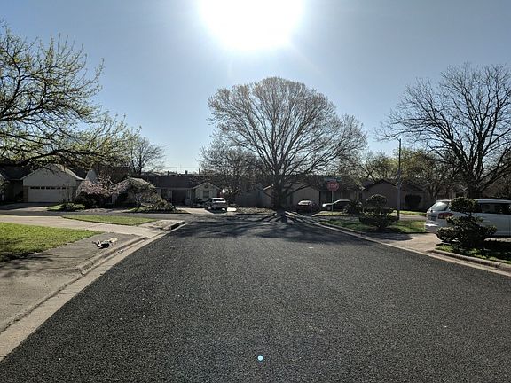 5th image of 307 Holliday Ct