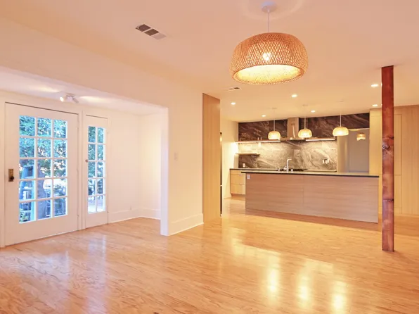 4450 Rosewood Ave, Los Angeles, CA 90004