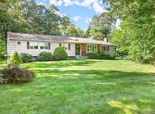 26 Highland Rd, Oxford, CT 06478