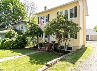 908 Hillside Rd, Phillipsburg, NJ 08865